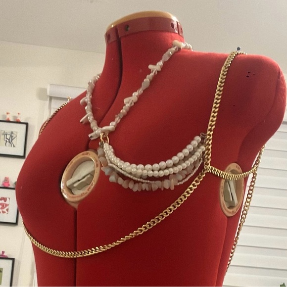 Pearl, beads and seashells embellished crop top - Picture 2 of 2